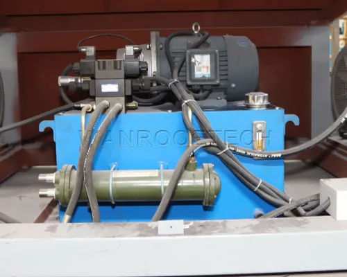 Máquina de Reciclaje de Trituradora de Plataforma de Madera, Bandeja de Madera Estación hidráulica La presión y el caudal pueden ajustarse en función de los distintos materiales.