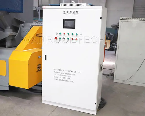Máquina de Reciclaje de Trituradora de Plataforma de Madera, Bandeja de Madera Fácil manejo Basta con pulsar los botones del panel de control para controlar cada movimiento, y se puede seleccionar el “modo automático” en el panel de control para un funcionamiento totalmente automático.